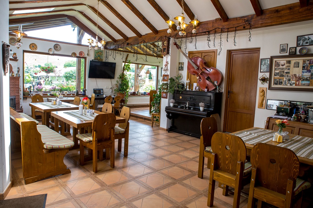 SALON 1